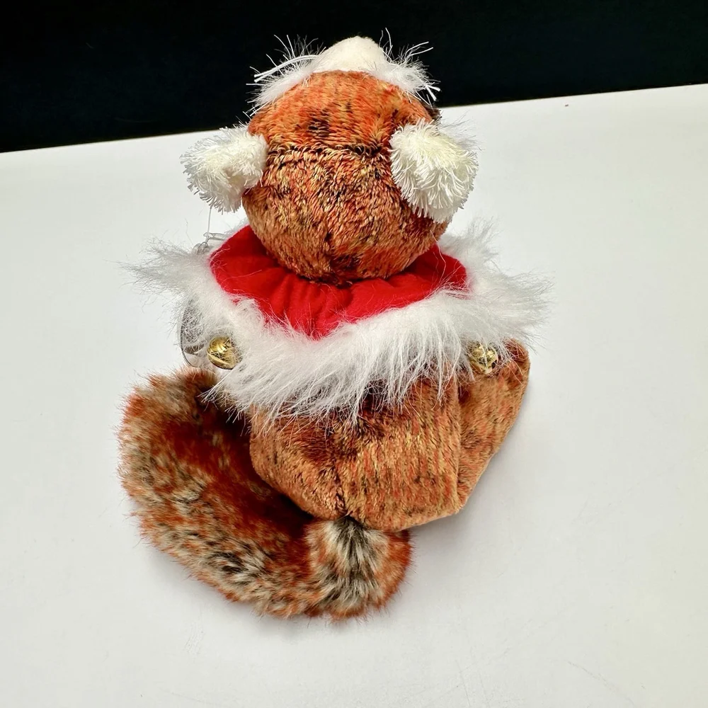 TY RUSTY the Red Panda Beanie Babies with Red Velvet Collar - Ear Tag 2002